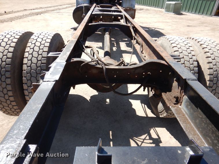 image for item JK9449 1990 Ford CF8000  truck cab and chassis