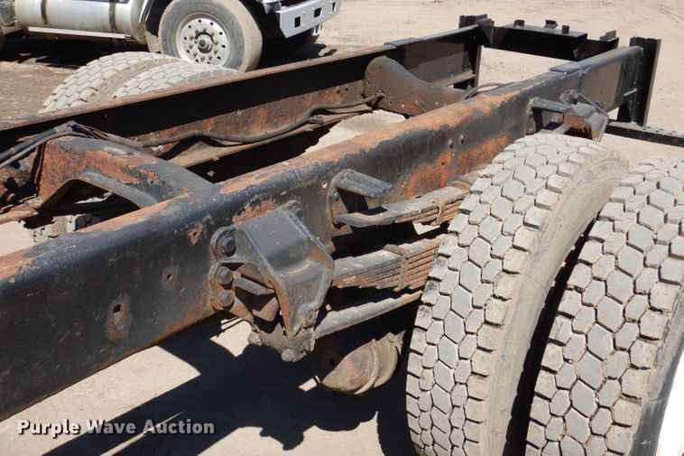 image for item JK9449 1990 Ford CF8000  truck cab and chassis