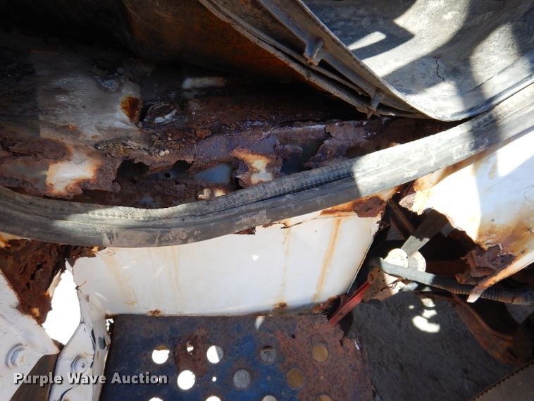 image for item JK9449 1990 Ford CF8000  truck cab and chassis