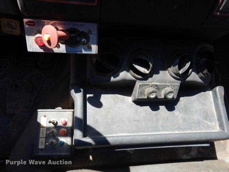 image for item JK9449 1990 Ford CF8000  truck cab and chassis