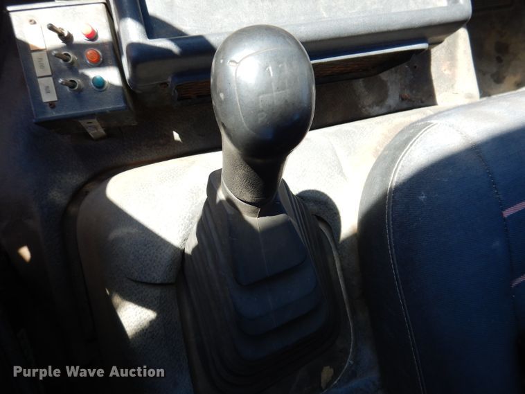 image for item JK9449 1990 Ford CF8000  truck cab and chassis