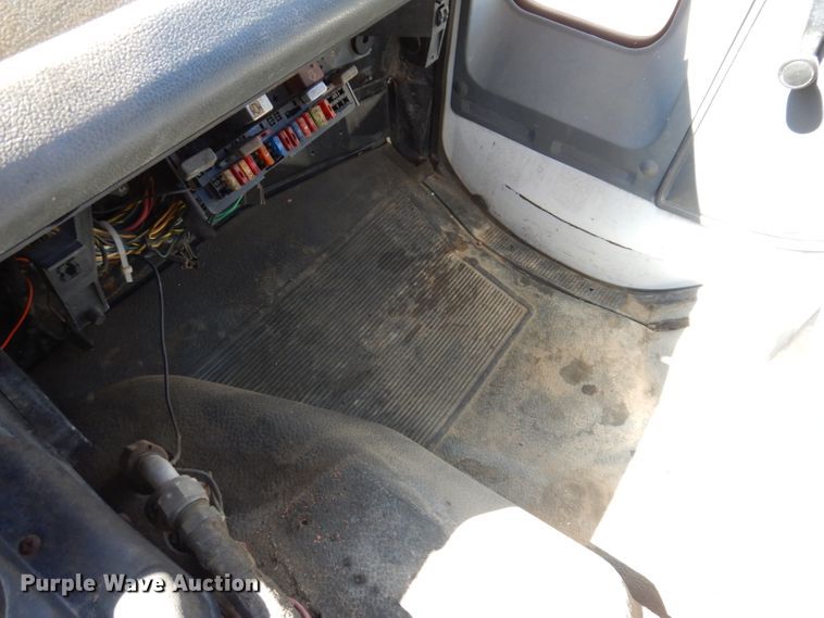 image for item JK9449 1990 Ford CF8000  truck cab and chassis