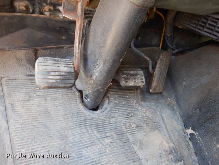 image for item JK9449 1990 Ford CF8000  truck cab and chassis