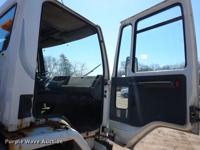 image for item JK9449 1990 Ford CF8000  truck cab and chassis