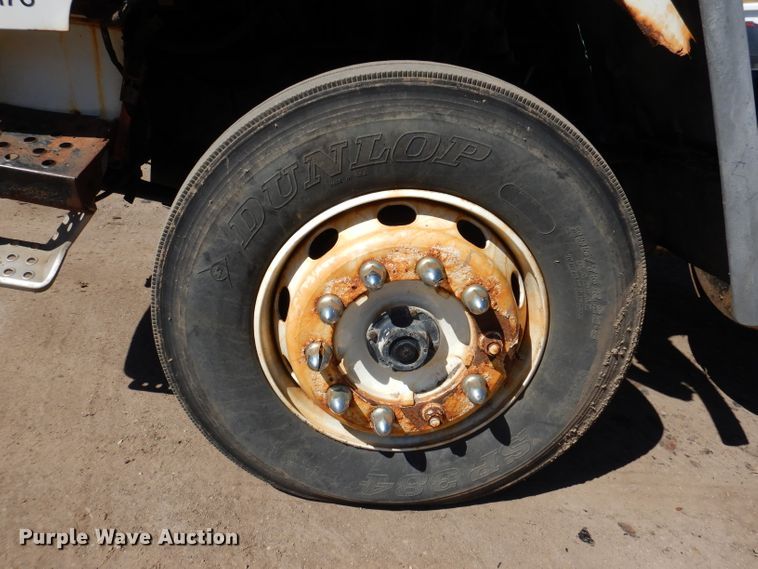 image for item JK9449 1990 Ford CF8000  truck cab and chassis