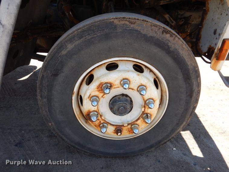 image for item JK9449 1990 Ford CF8000  truck cab and chassis