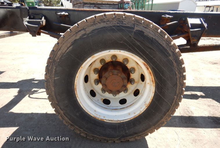 image for item JK9449 1990 Ford CF8000  truck cab and chassis