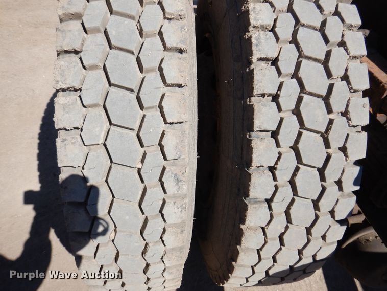 image for item JK9449 1990 Ford CF8000  truck cab and chassis