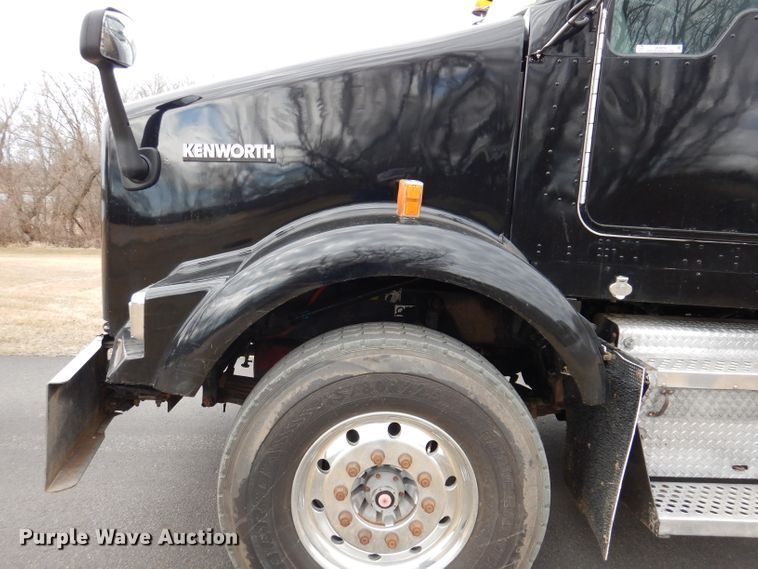 image for item JK9450 2003 Kenworth T800  dump truck