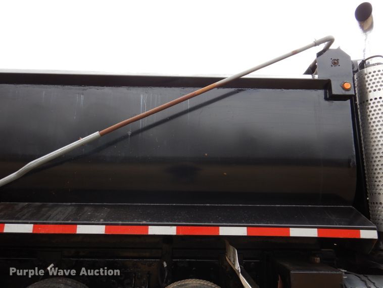 image for item JK9450 2003 Kenworth T800  dump truck