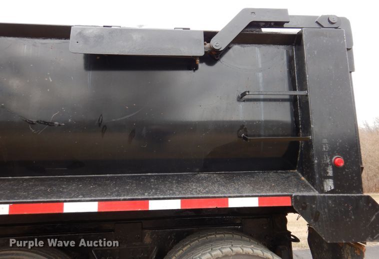 image for item JK9450 2003 Kenworth T800  dump truck