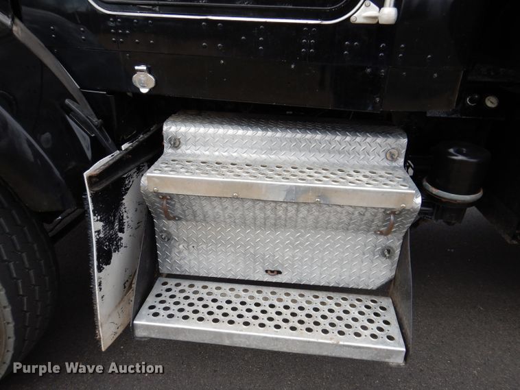 image for item JK9450 2003 Kenworth T800  dump truck