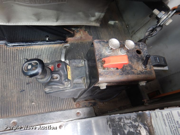 image for item JK9450 2003 Kenworth T800  dump truck