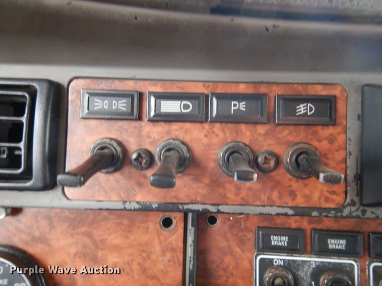 image for item JK9450 2003 Kenworth T800  dump truck