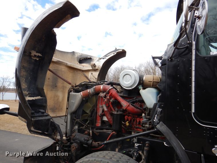 image for item JK9450 2003 Kenworth T800  dump truck