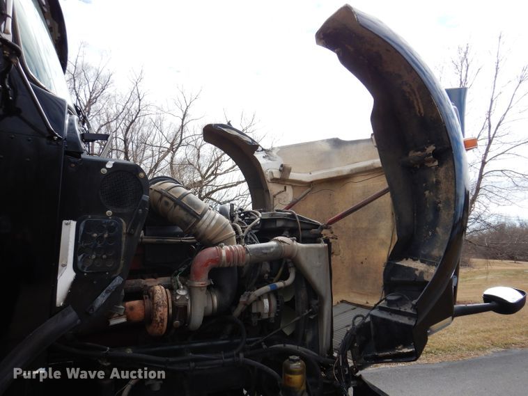 image for item JK9450 2003 Kenworth T800  dump truck