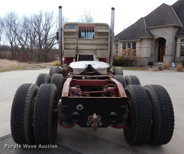 image for item JK9451 1997 Peterbilt 379  semi truck