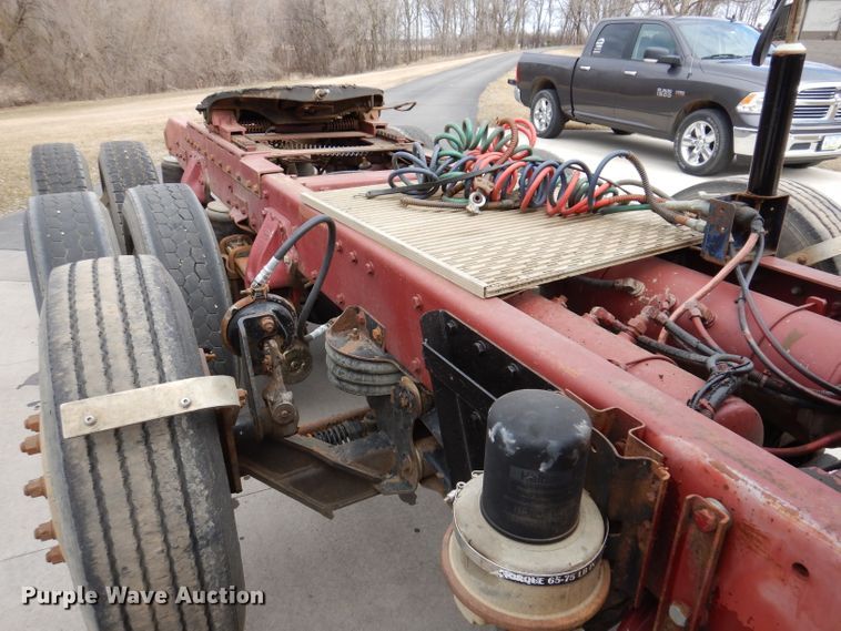 image for item JK9451 1997 Peterbilt 379  semi truck