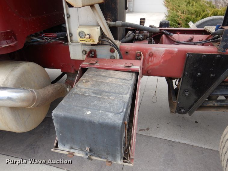 image for item JK9451 1997 Peterbilt 379  semi truck