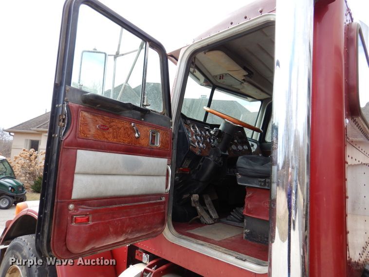 image for item JK9451 1997 Peterbilt 379  semi truck