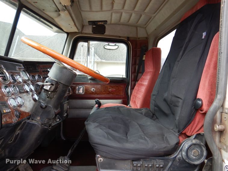 image for item JK9451 1997 Peterbilt 379  semi truck