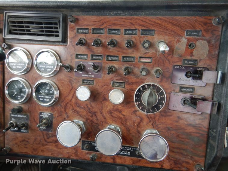 image for item JK9451 1997 Peterbilt 379  semi truck