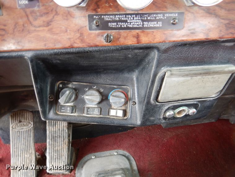 image for item JK9451 1997 Peterbilt 379  semi truck