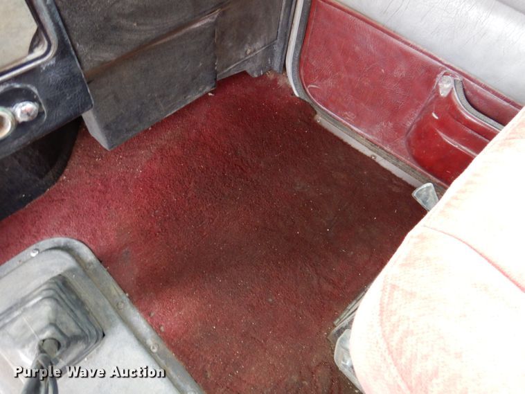 image for item JK9451 1997 Peterbilt 379  semi truck