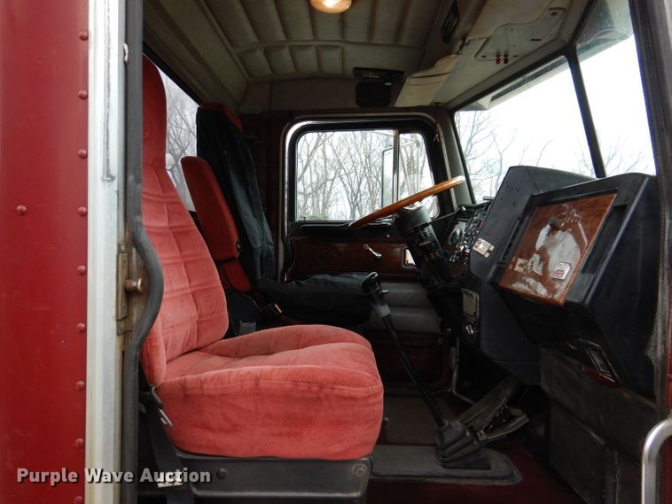 image for item JK9451 1997 Peterbilt 379  semi truck