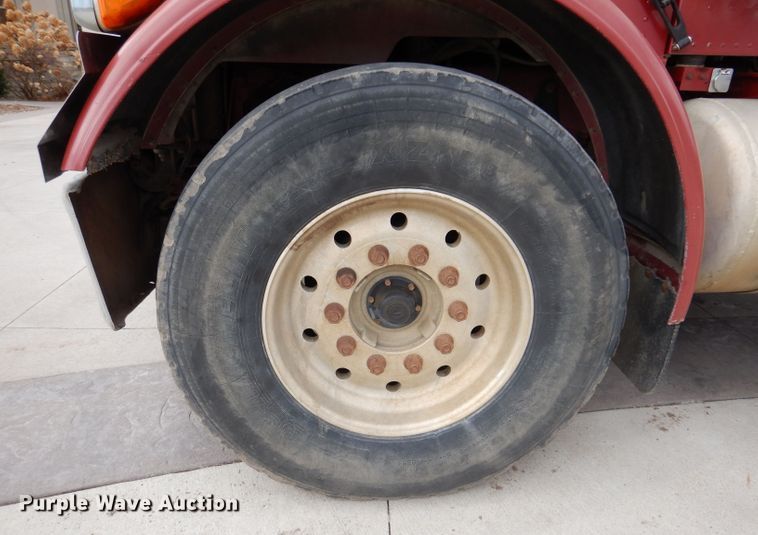 image for item JK9451 1997 Peterbilt 379  semi truck