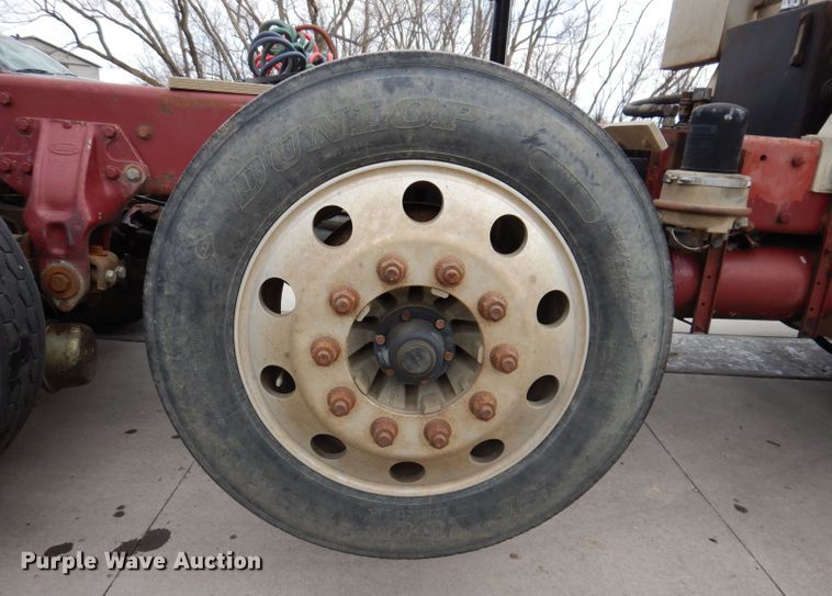 image for item JK9451 1997 Peterbilt 379  semi truck