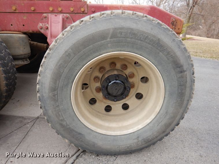 image for item JK9451 1997 Peterbilt 379  semi truck