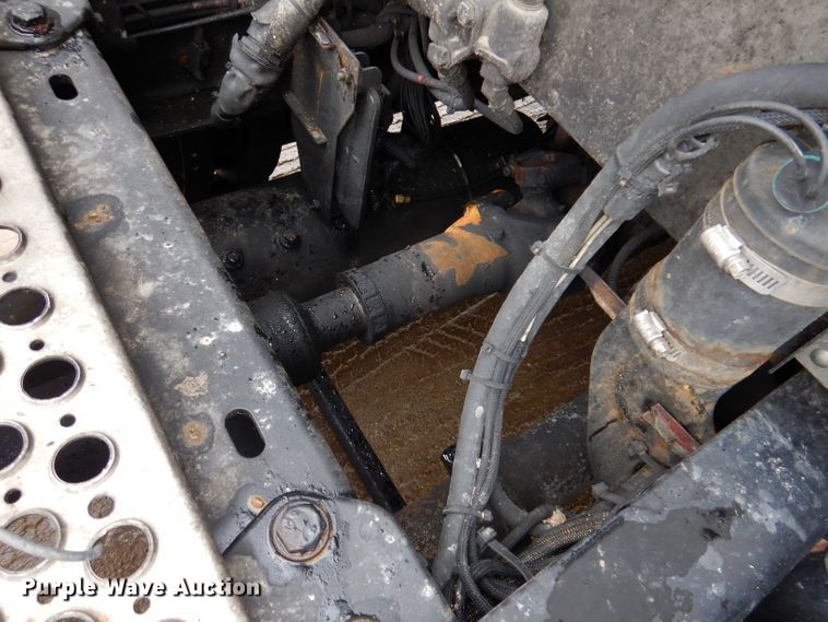 image for item JK9466 2011 Kenworth T600  semi truck