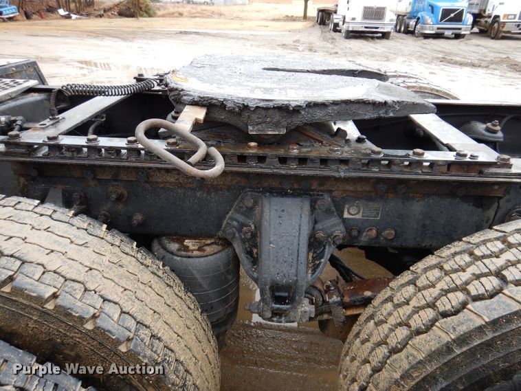 image for item JK9466 2011 Kenworth T600  semi truck