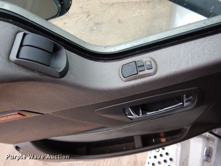 image for item JK9466 2011 Kenworth T600  semi truck