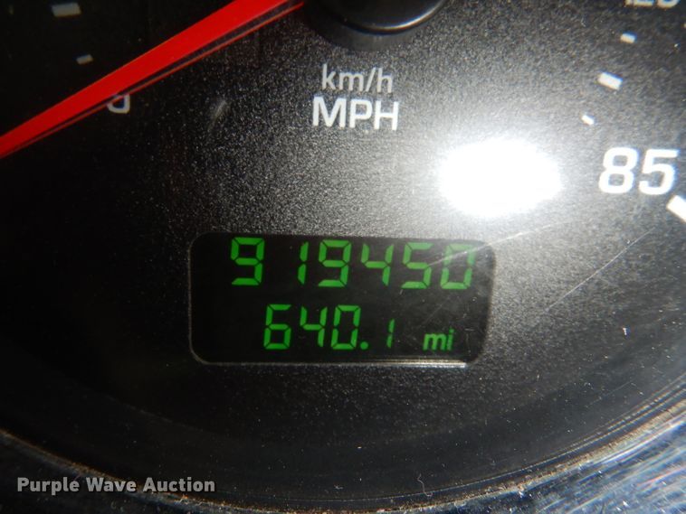 image for item JK9466 2011 Kenworth T600  semi truck