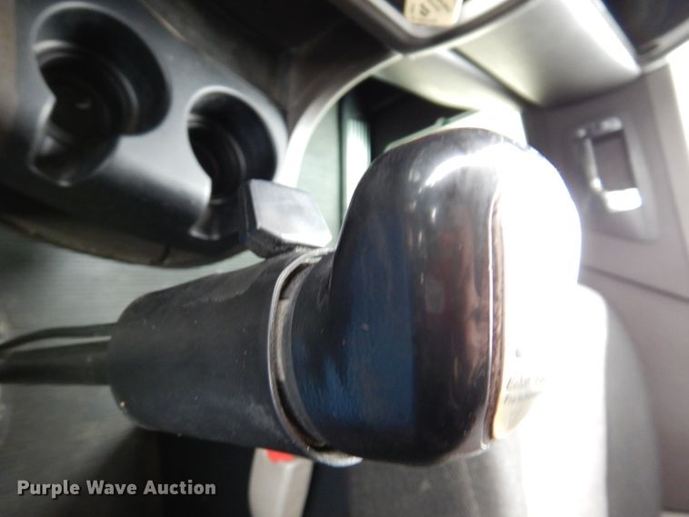 image for item JK9466 2011 Kenworth T600  semi truck