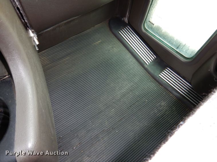 image for item JK9466 2011 Kenworth T600  semi truck