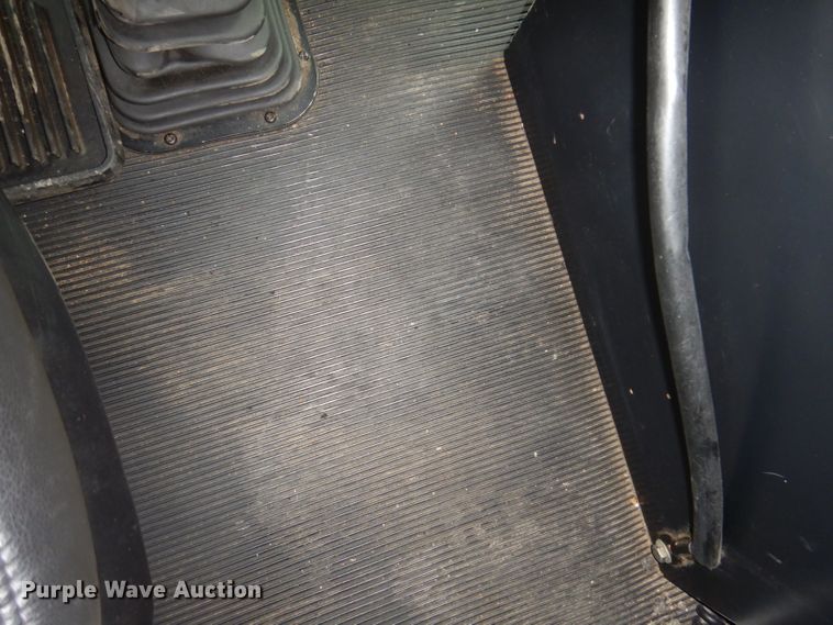 image for item JK9466 2011 Kenworth T600  semi truck