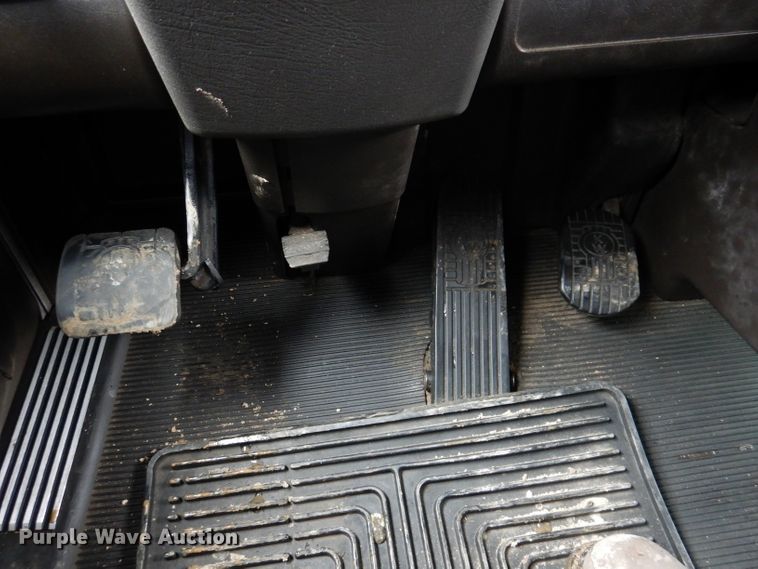 image for item JK9466 2011 Kenworth T600  semi truck