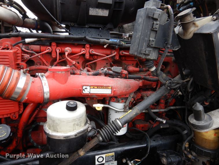 image for item JK9466 2011 Kenworth T600  semi truck