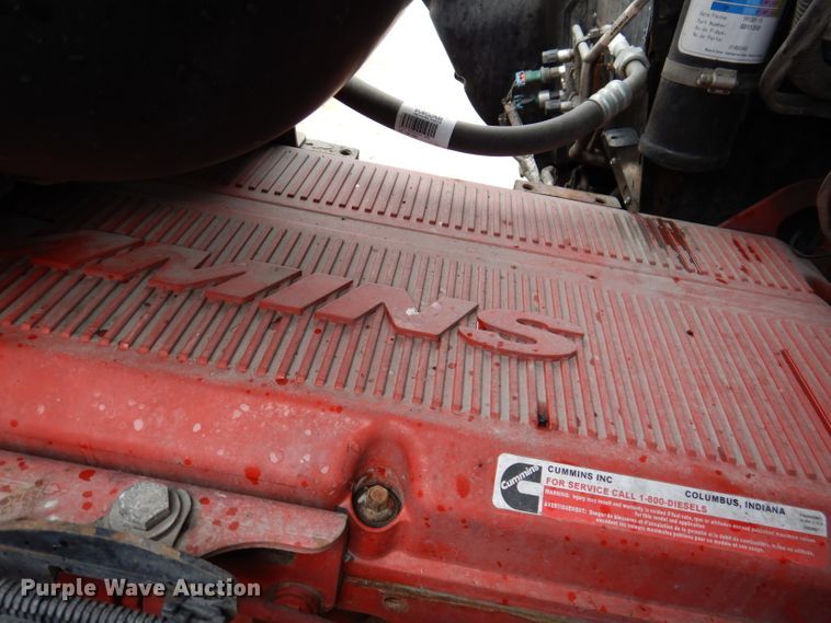 image for item JK9466 2011 Kenworth T600  semi truck