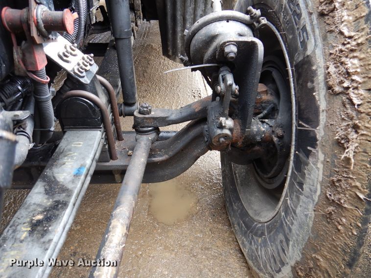 image for item JK9466 2011 Kenworth T600  semi truck