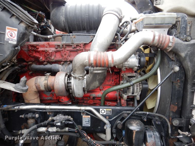 image for item JK9466 2011 Kenworth T600  semi truck