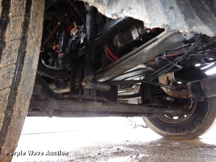 image for item JK9466 2011 Kenworth T600  semi truck