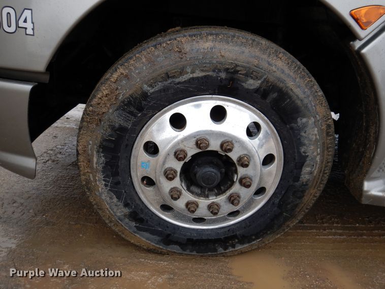 image for item JK9466 2011 Kenworth T600  semi truck