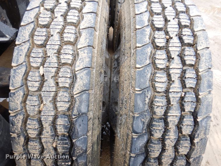 image for item JK9466 2011 Kenworth T600  semi truck