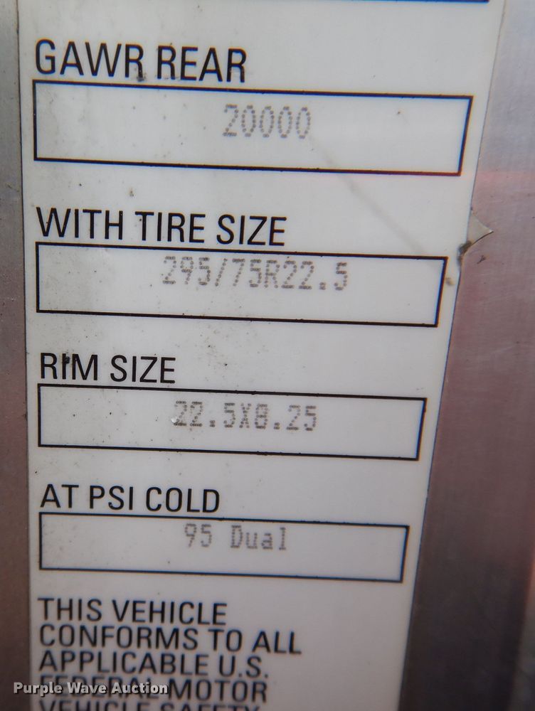 image for item JK9466 2011 Kenworth T600  semi truck