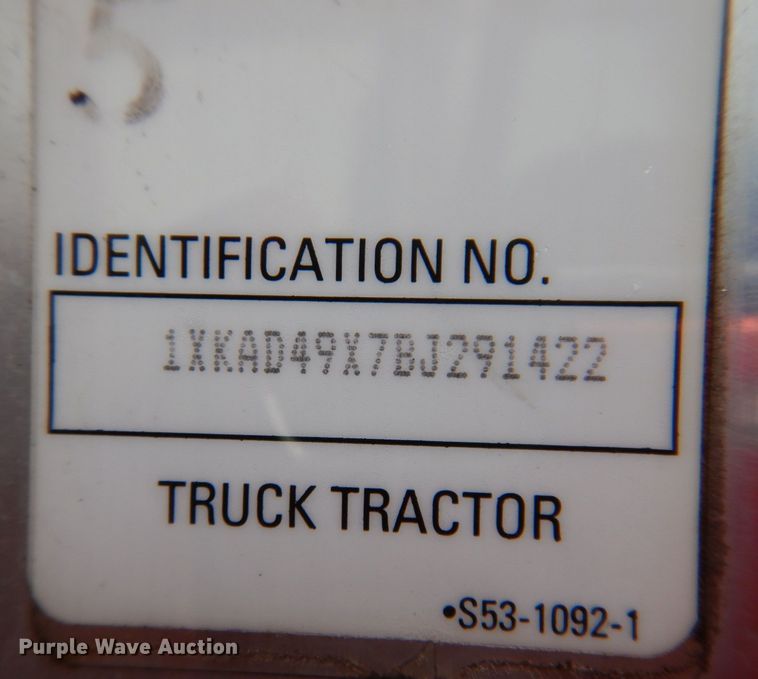 image for item JK9466 2011 Kenworth T600  semi truck