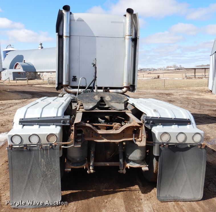 image for item JK9469 1993 Mack CH613  semi truck